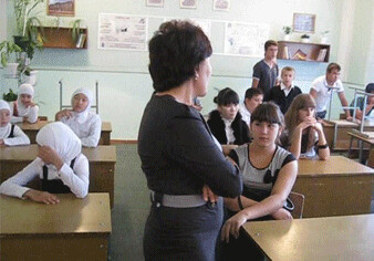 Школьницам в Дагестане разрешат ходить на занятия в платках