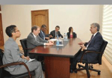 Посол США встретился с Али Ахмедовым 