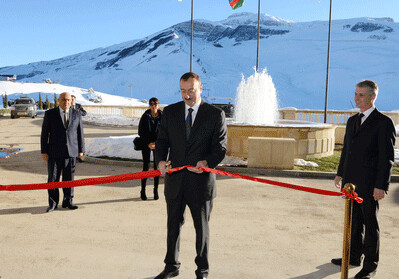 Президент Азербайджана в Гусаре принял участие в открытии отелей «Шахдаг», «Pik Palace» и церемонии, посвященной спортивным результатам 2013 года  (ФОТО)