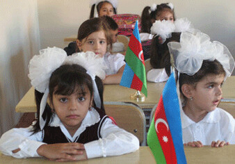 В Азербайджане в школах может быть отменена вторая смена