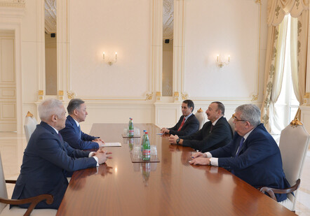 Ильхам Алиев принял делегацию во главе с председателем Мажилиса парламента Казахстана 