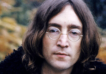 100 рукописей Джона Леннона выставят на торги