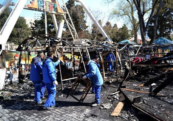 На Бакинском бульваре сгорело кафе