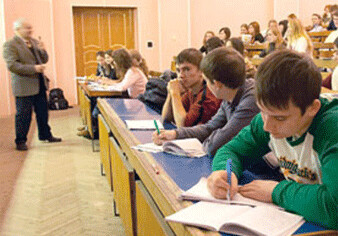 Иностранцы, обучающиеся в Украине, сдадут экзамены раньше срока