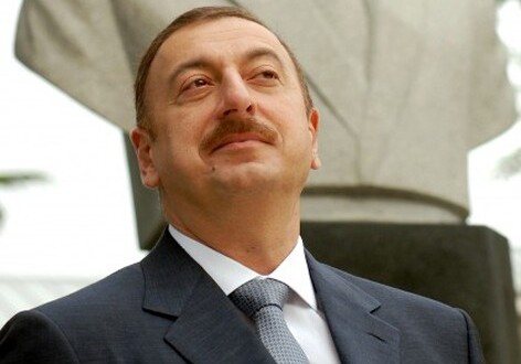 Ильхам Алиев находится с поездкой в Нефтчалинском районе