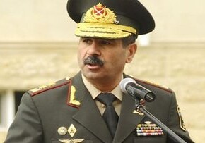 Министр обороны Азербайджана знакомится с грузинской военной техникой