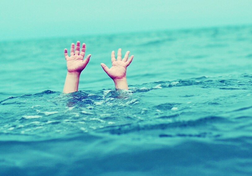 В Азербайджане в море утонули 3 человека, один из них– 8-летний ребенок