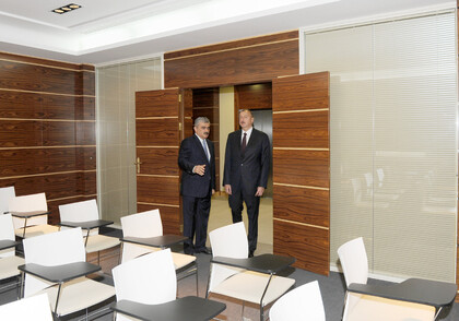 Президент Азербайджана Ильхам Алиев ознакомился с новым административным зданием Министерства финансов
