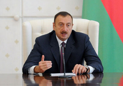 Президент Азербайджана принял делегацию во главе с министром обороны Латвии