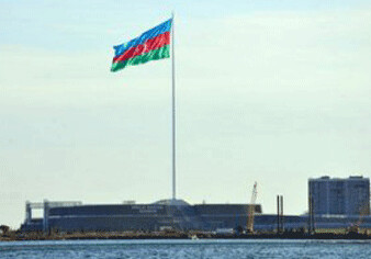 Государственный Флаг Азербайджана будет спущен-из-за сильного ветра