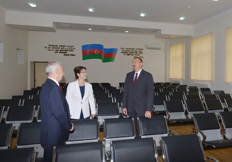 Президент Ильхам Алиев ознакомился с состоянием Комплекса школы-лицея при БСУ после капитального ремонта и реконструкции
