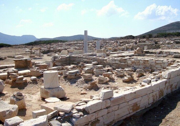 В святилище Аполлона на необитаемом острове в Эгейском море найдены древние артефакты