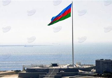 В Баку спустят Государственный флаг