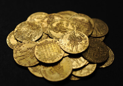 Гражданин Турции пытался вывезти из Азербайджана старинные монеты