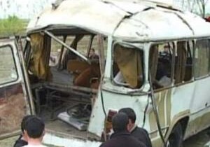 Пассажирский автобус столкнулся с автомобилем, есть погибший - в Азербайджане