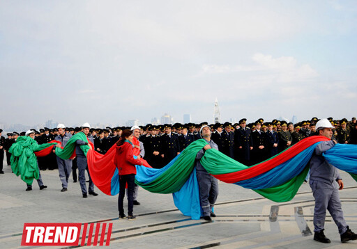 Поднят самый большой флаг Азербайджана (Фото)