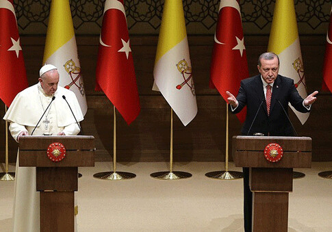 Папа Римский встретился с президентом Турции (Фото)
