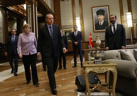Эрдоган расширяет полномочия президента Турции