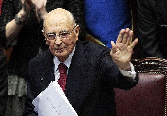 Президент Италии подал в отставку