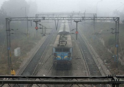 В Индии любителей селфи задавил поезд