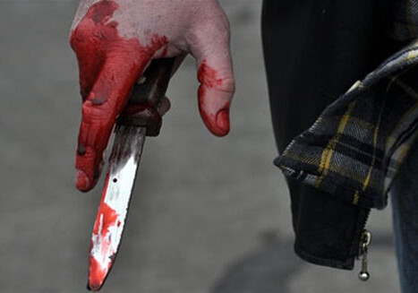 В Баку подросток нанес тяжелые ножевые ранения сверстнику