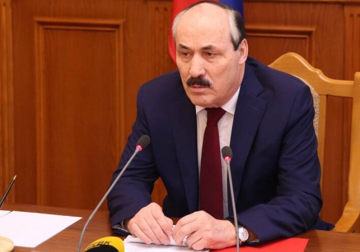 Рамазан Абдулатипов поручил усилить работу по налаживанию связей с Азербайджаном
