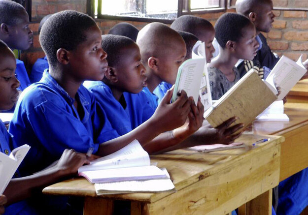 ЮНЕСКО: лишь в половине стран мира все дети идут в школу