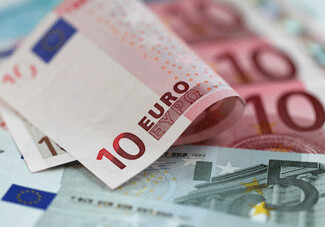Курс маната повысился к евро