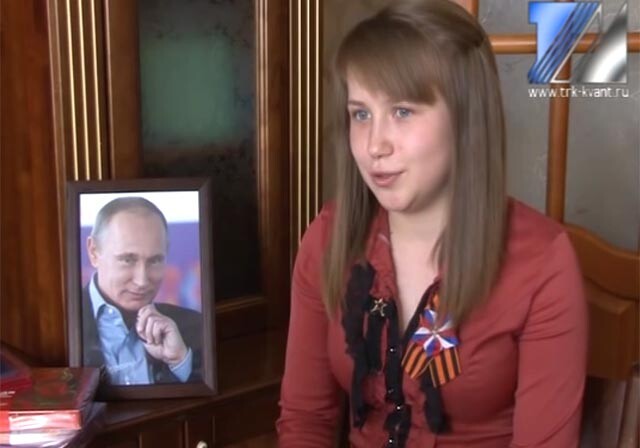 Путин подарил школьнице свой портрет и конфеты