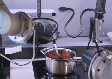 Создан робот-повар, способный приготовить 2000 блюд