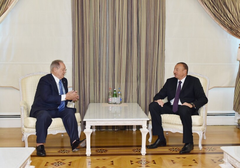 Президент Азербайджана принял руководителей Международной федерации спортивной стрельбы