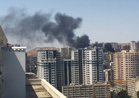 МЧС: в Ясамальском районе Баку горел мусор, а не здание