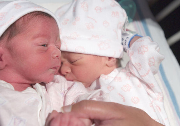 Трагедия в Азербайджане: Умерли новорожденные близнецы