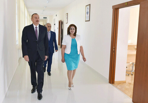 Президент Азербайджана побывал в Технико-гуманитарном лицее (Фото)