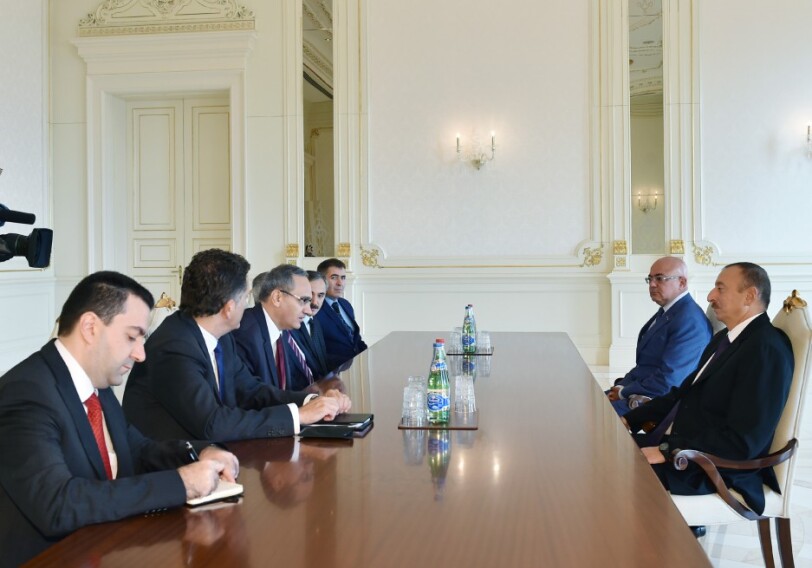 Президент Азербайджана принял министра таможни и торговли Турции