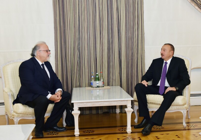Президент Азербайджана принял посла Франции 