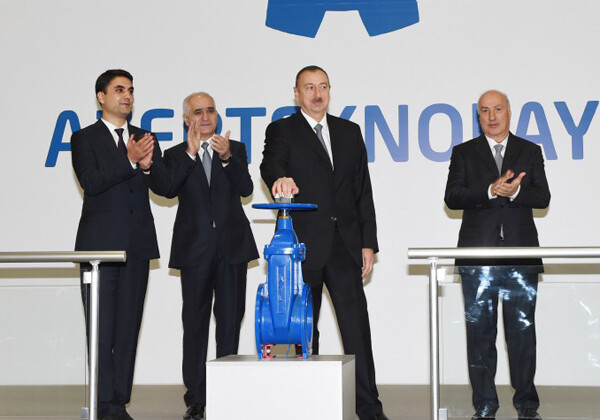Президент Азербайджана принял участие в открытии ряда заводов в Сумгайыте (Фото) (Добавлено)