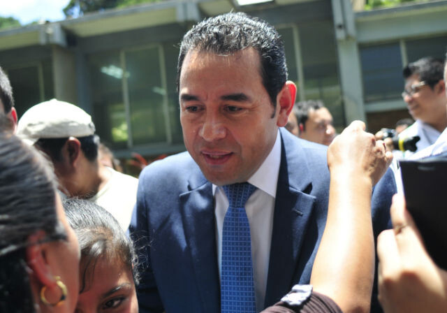 Бывший комик стал президентом Гватемалы