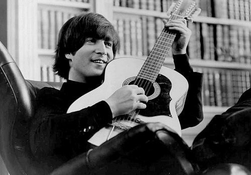 Пропавшая гитара Джона Леннона продана на аукционе за $2,4 млн
