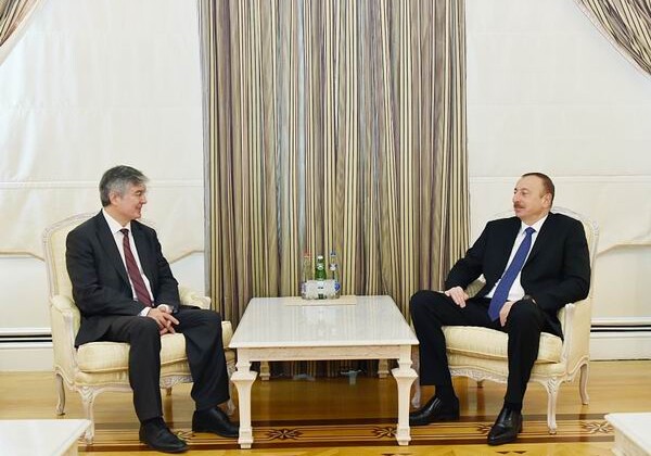 Президент Ильхам Алиев принял генсека Организации экономического сотрудничества