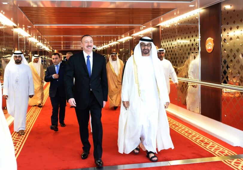 Президент Ильхам Алиев прибыл с официальным визитом в ОАЭ (Обновлено-Фото) 
