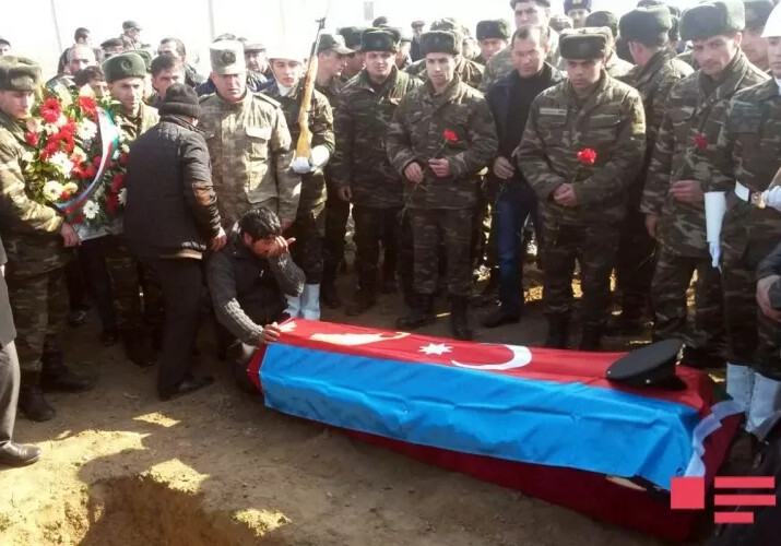 Тело убитого армянами младшего сержанта азербайджанской армии предано земле (Фото)