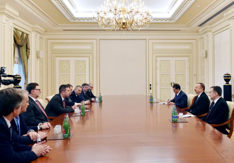 Президент Азербайджана принял делегацию парламента Чехии