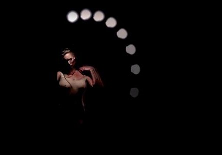 Кейт Мосс в завораживающем клипе Massive Attack