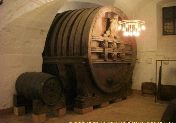 Во Франции изготовлена самая большая в мире винная бочка