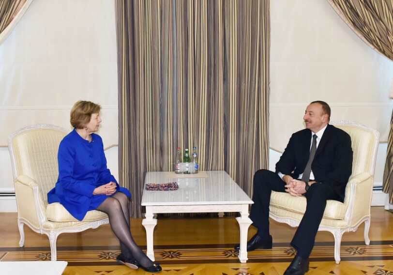 Президент Ильхам Алиев принял баронессу Николсон