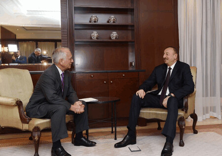 Президент Азербайджана прибыл с визитом в Германию (Добавлено-Фото)