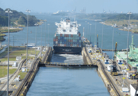 После 10-летней реконструкции открылся Панамский канал