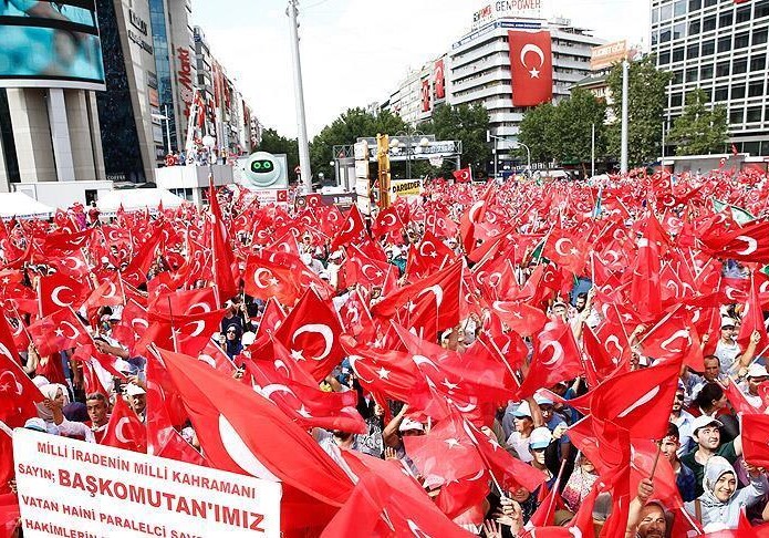 Миллионы собрались на митинг «За демократию и шехидов» в Стамбуле (Фото)