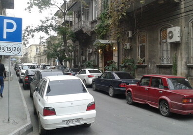 В Баку проводится мониторинг парковочных мест 